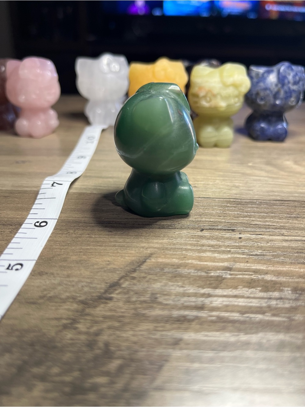 🎀 Natural Green Aventurine Hello Kitty Crystal Carving 🎀 - Picture 5 of 6